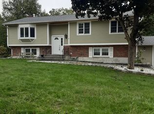 125 Barnes Rd, Washingtonville, NY 10992