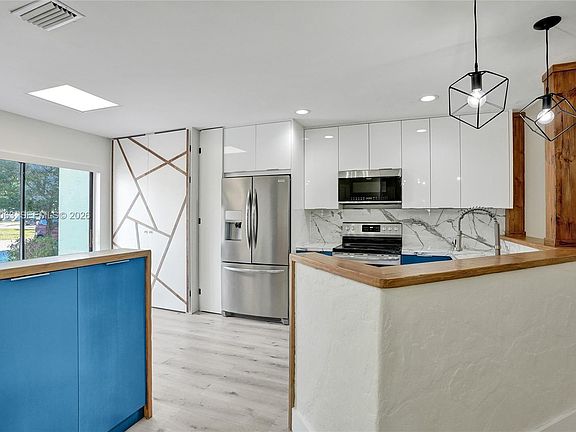 2nd image of 155 Love Cres