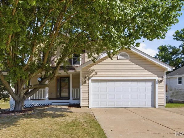 2724 Smiley Rd, Maryland Heights, MO 63043