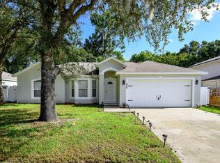 957 Cascades Park Trl, Deland, FL 32720