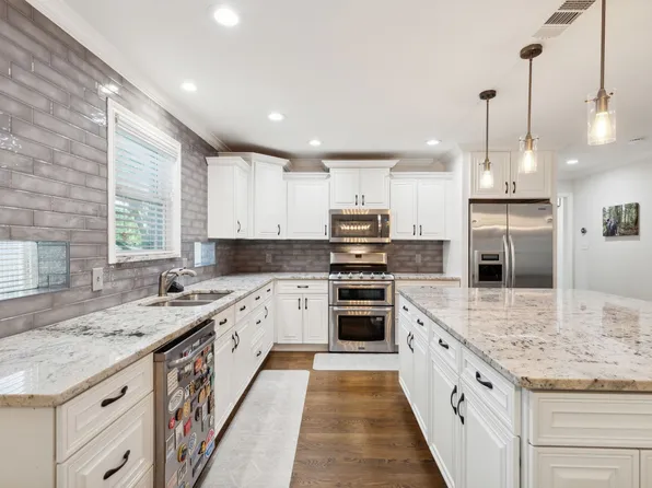 8330 Cabrera Dr, Dallas, TX 75228