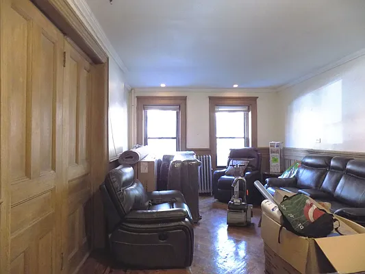 Rented by Blue Egg Realty Corp | media 10