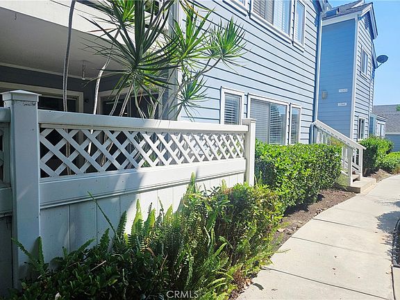 4th image of 12864 Sycamore Village Dr