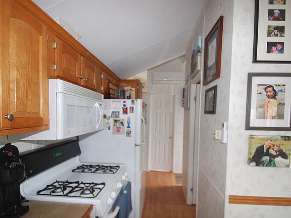 3rd image of 272 Tall Pine Loop N #6