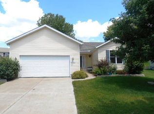 2624 Revo Rd, Davenport, IA 52806