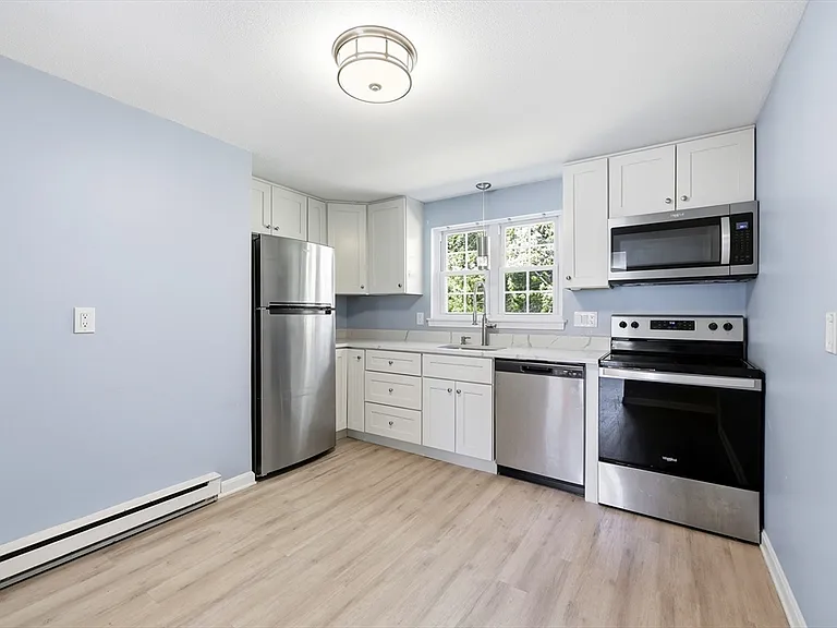 8 Maple Crest Cir #C — Photo 10