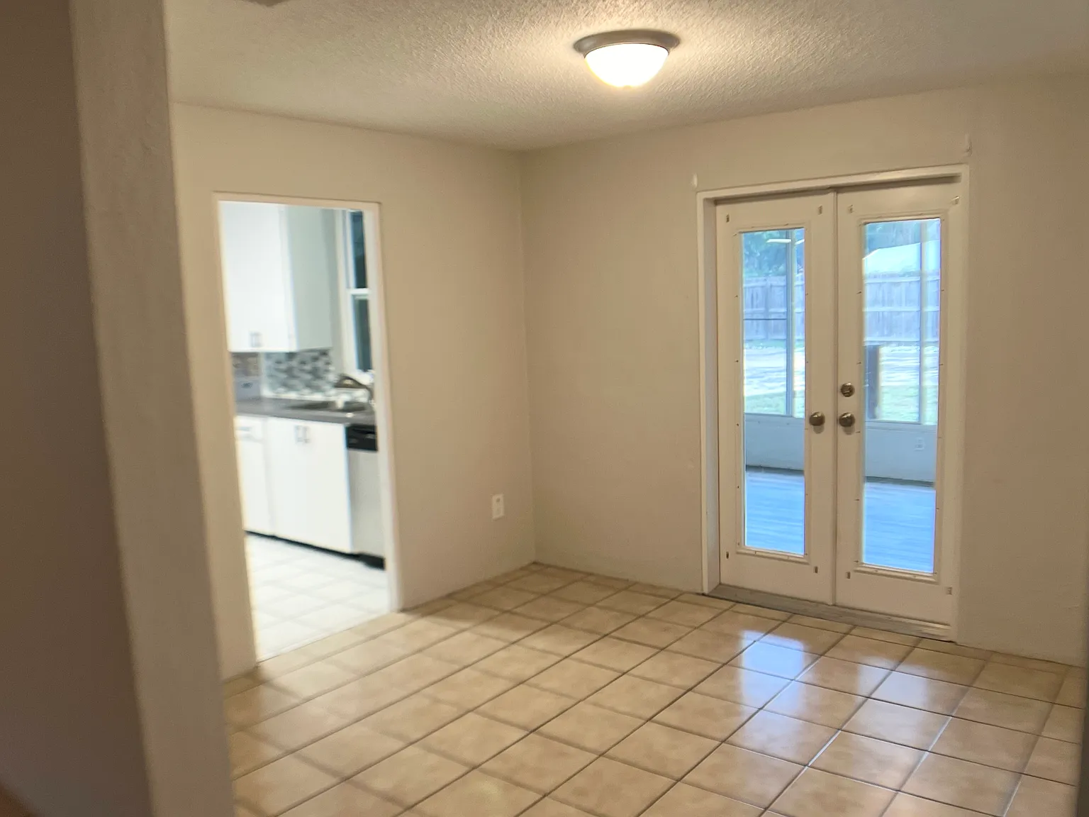 1120 Sunshine Ave — Photo 4