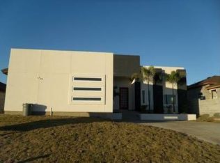 114 Michoacan Loop, Laredo, TX 78045