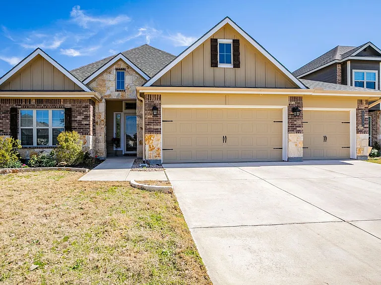 5317 Lancaster Dr — Photo 1