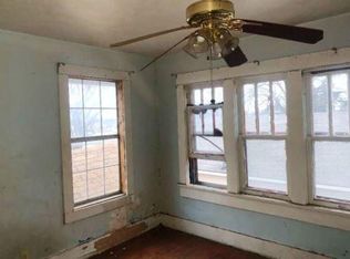 1005 N 6th St, Perry, OK 73077