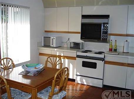 2nd image of 5540 Fairway Park Dr APT 202