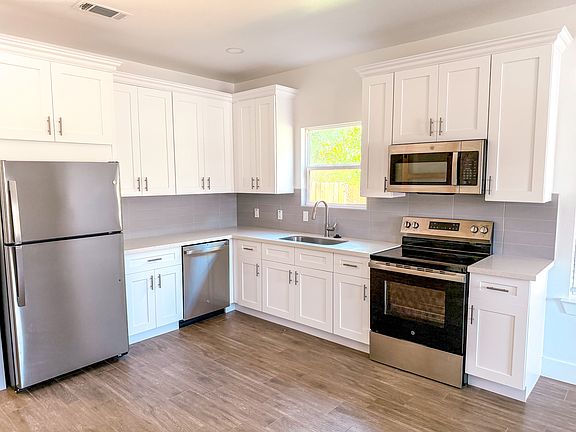 3rd image of 1217 Main St #B