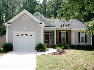 7913 Ambleside Dr, Charlotte, NC 28216