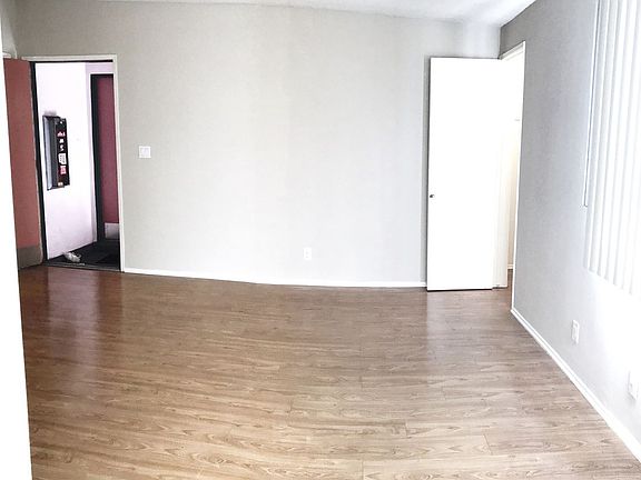 3rd image of 6954 Coldwater Canyon Ave APT 07