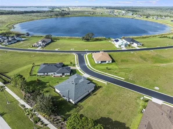 508 Blue Flag Dr, Auburndale, FL 33823