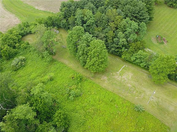2nd image of 2041 Cemetery Rd