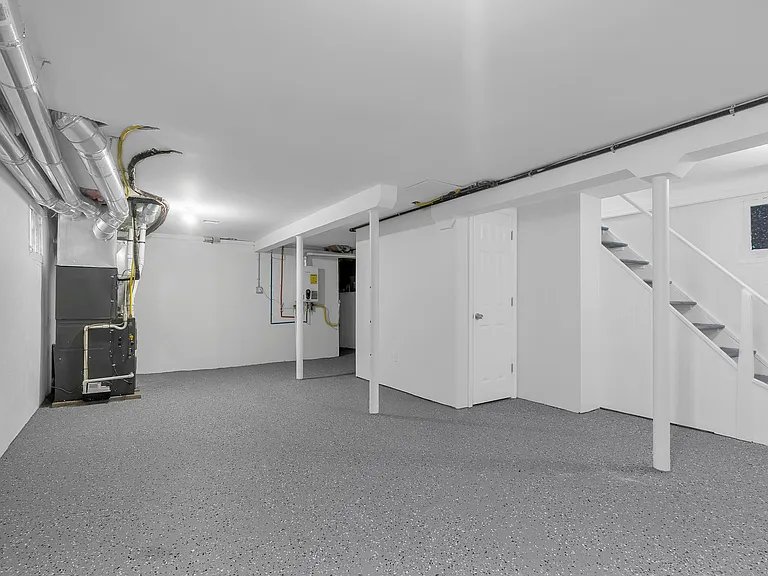 310 Summer St — Photo 24
