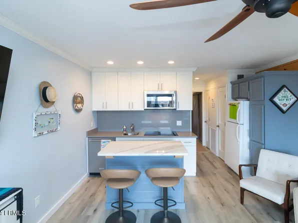 40 Folly Field Rd APT B352, Hilton Head Island, SC 29928