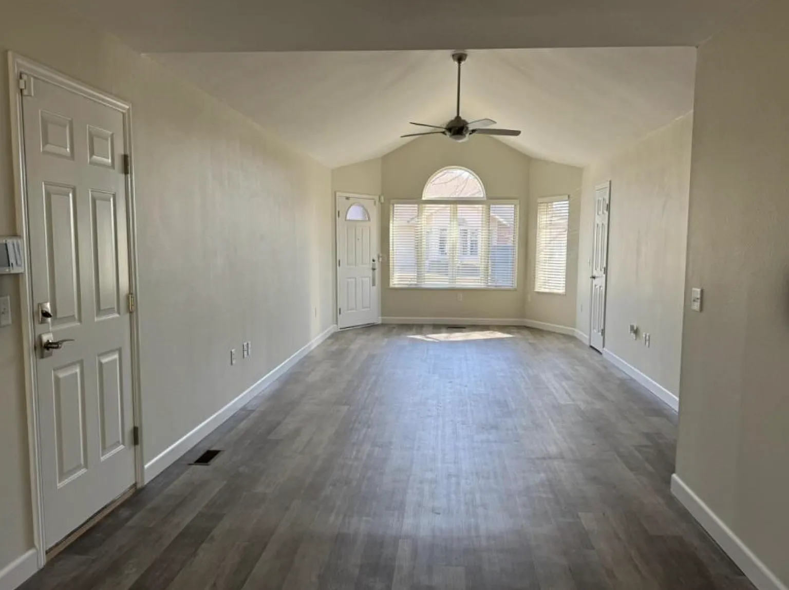 2 bed, 1204 sqft, $2,534 — Photo 2