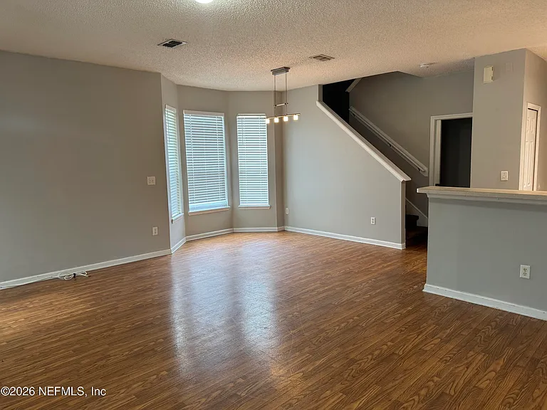 458 Sherwood Oaks Dr — Photo 3