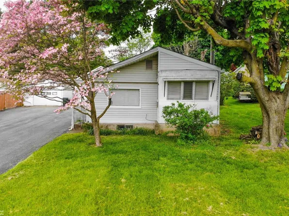 491 Sportsman Club Rd, Nazareth, PA 18064