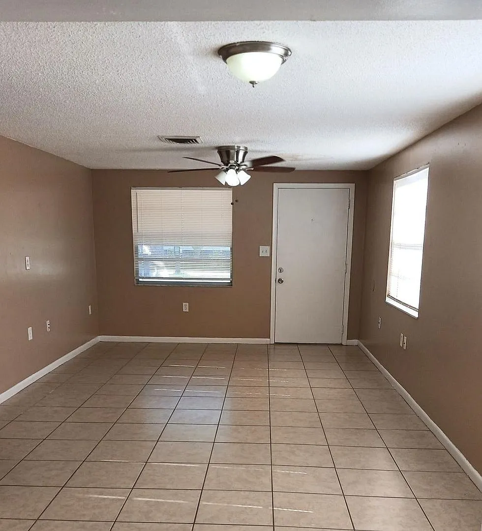 1511 Swordbill Dr. — Photo 2