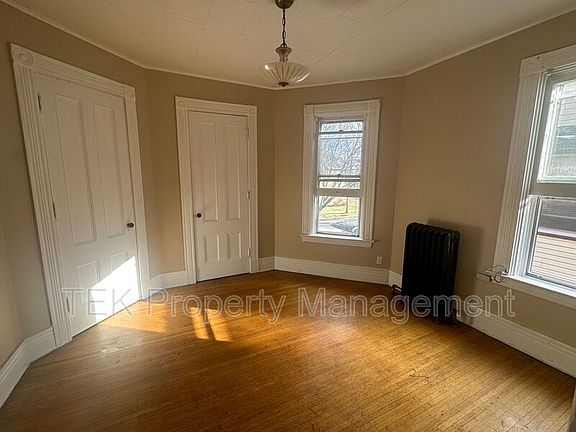 3rd image of 203 Fulton Ave