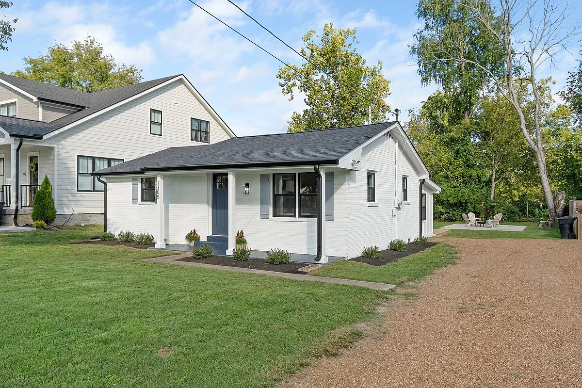 Building Photo - 1305 Chickering Dr
