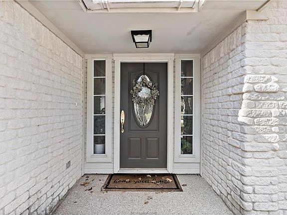 3rd image of 1317 Baywood Ln