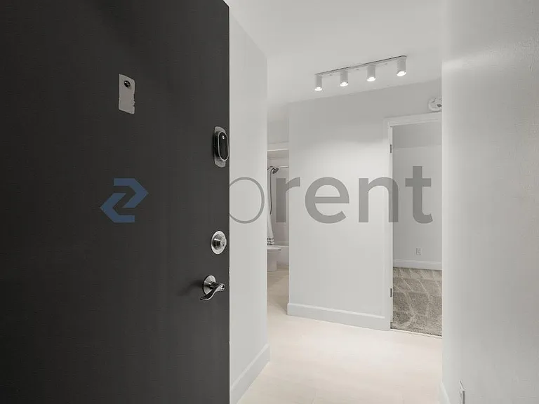 2501 Canterbury Ln E #222 — Photo 3
