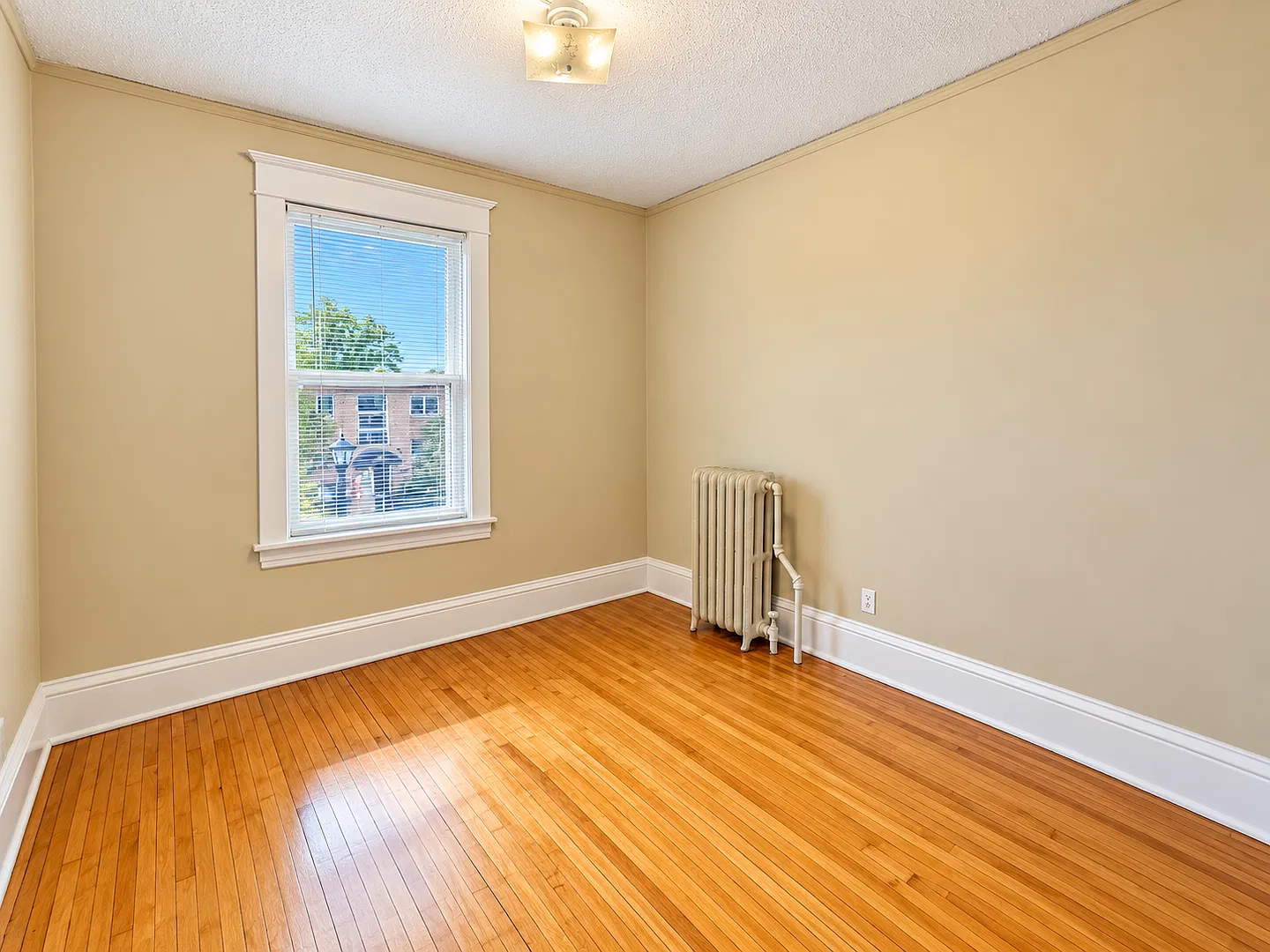 820 Como Ave 2 — Photo 4
