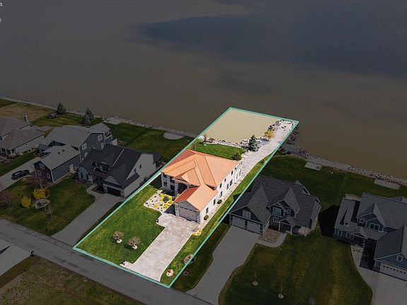 4th image of 2789 S Waterside Ct