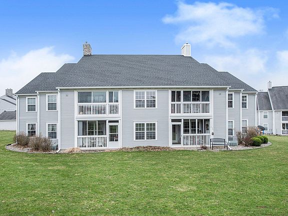 4th image of 370 Westbrook Ct