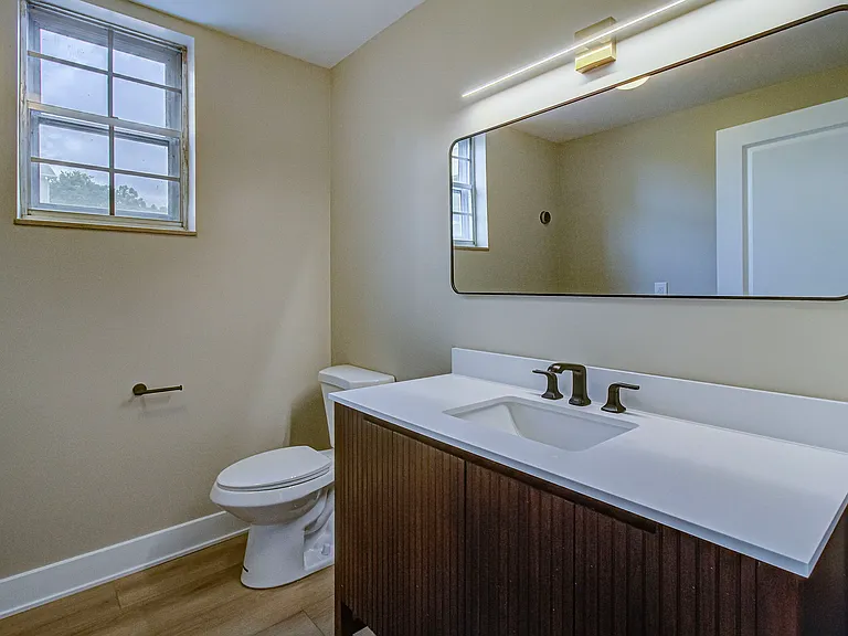 9521 Mobile Dr — Photo 39