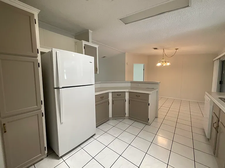 827 Sunglow St — Photo 3