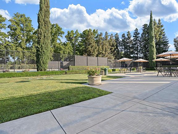 3rd image of 4240 Pinehurst Cir