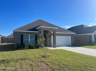 79 Saltmeadow Cir, Ocean Springs, MS 39564