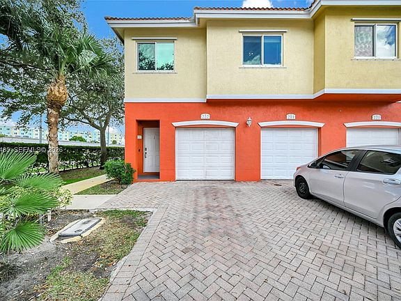 3rd image of 3340 Palomino Dr #2222