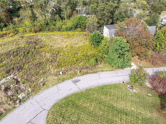 3rd image of 18 Ridgewood Dr
