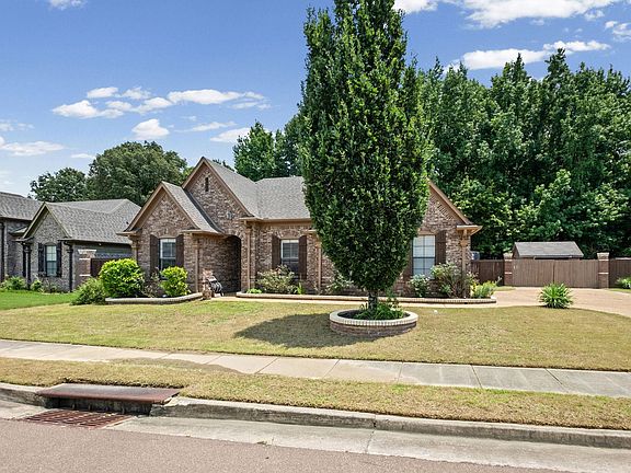 3rd image of 5388 Meadowbriar Trl