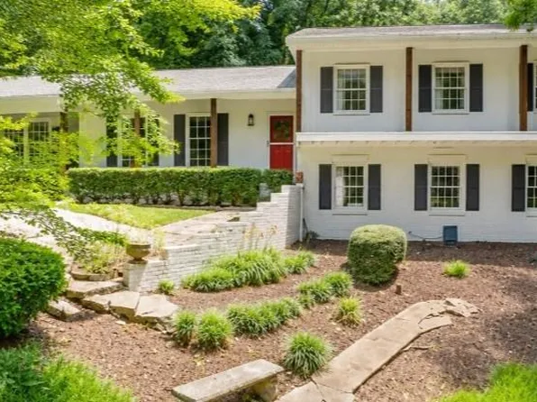 4586 Peachtree Dunwoody Rd NE, Atlanta, GA 30342