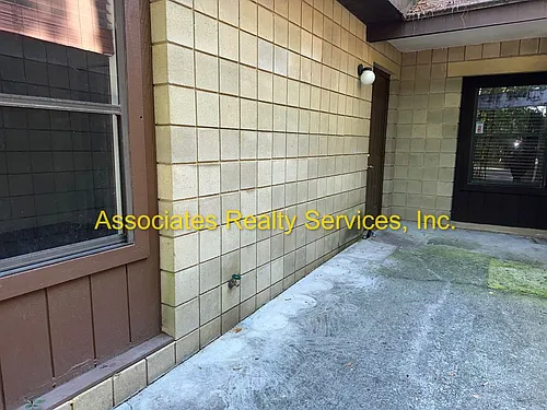 7017 SW 44th Ave #B Photo 1