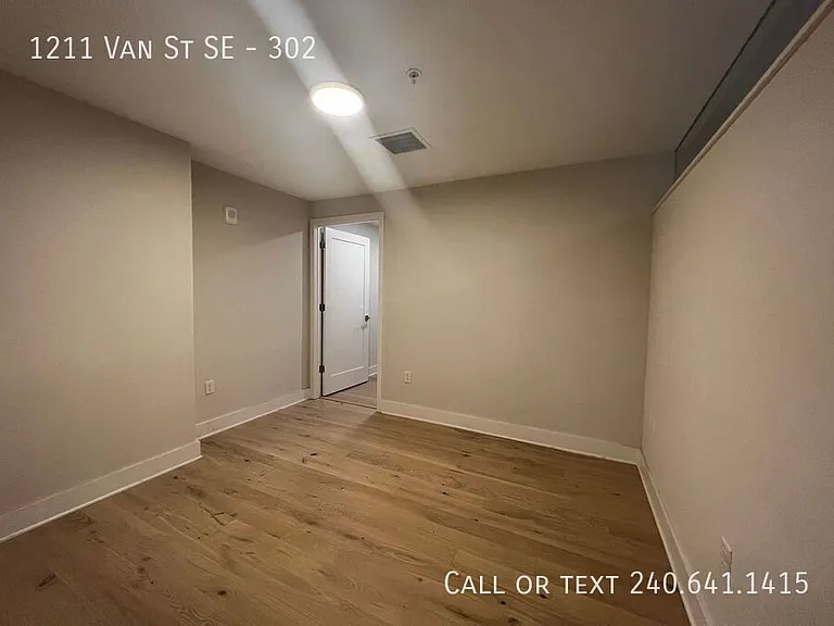 1211 Van St SE #302 — Photo 20