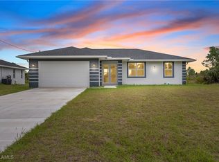2715 51st St W, Lehigh Acres, FL 33971