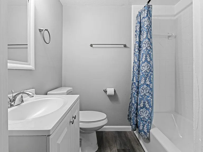 Home across from Orange Park Mall, close to shopping, transportation on Blanding Blvd. Right near Wells Road and I-295
