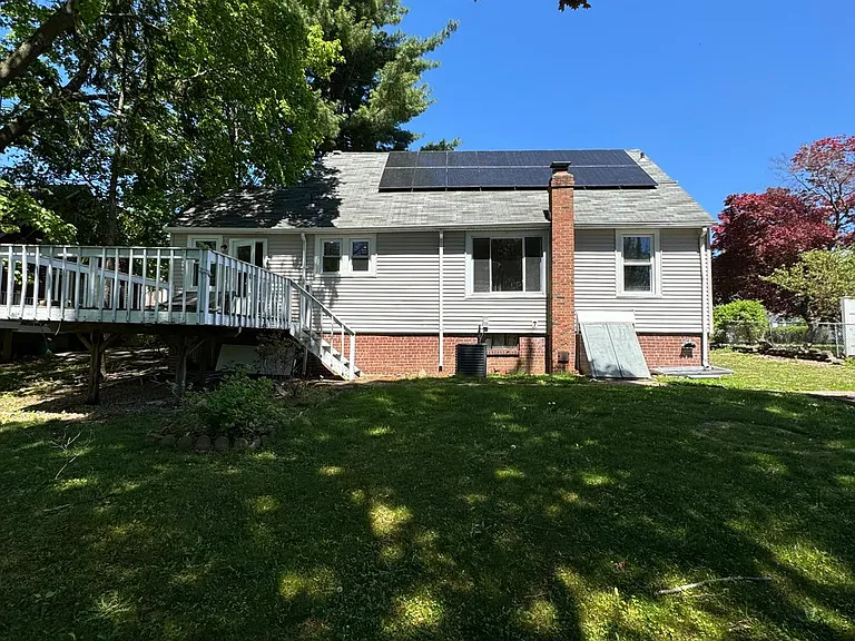 44 Tuttle Pl — Photo 4