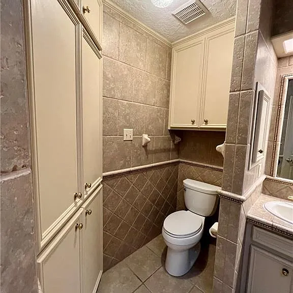 8706 Sandstone Dr — Photo 21