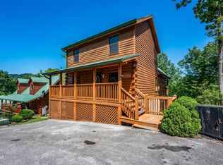 737 Chickasaw Gap Way, Pigeon Forge, TN 37863