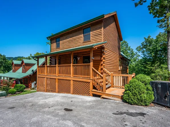 737 Chickasaw Gap Way, Pigeon Forge, TN 37863