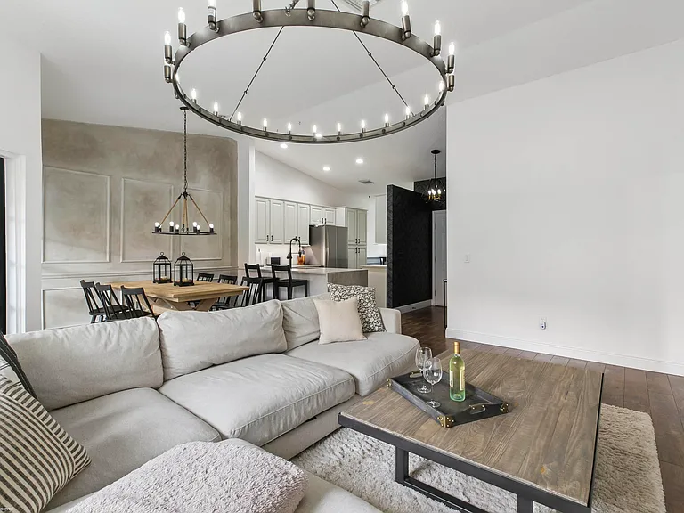 13504 Fountain View Blvd — Photo 7